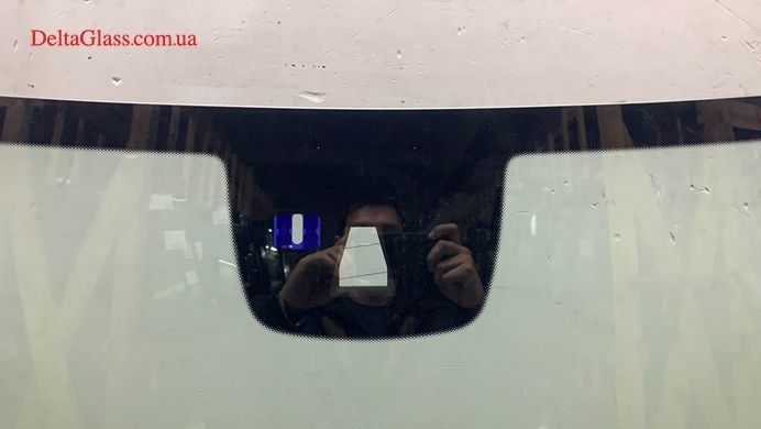 Mercedes w212 вітрове/до рестайла з датчиком,камера,НР,Sekurit+ 3*