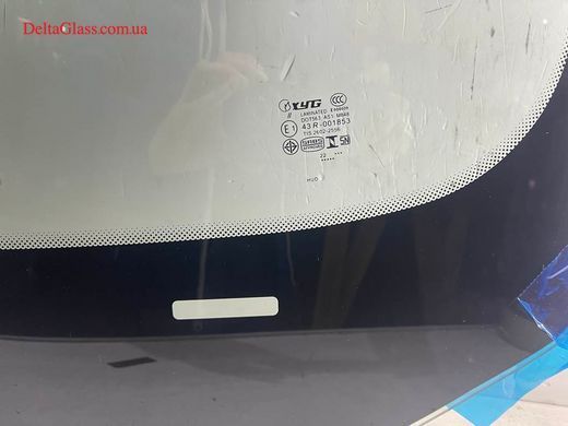 BMW 5 (F10 ) 2012 - вітрове скло з датчиком та проекцією