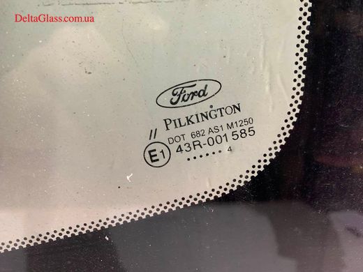 Ford Fiesta вітрове скло з місцем під дзеркало, е/о (02-08) Pilkingt