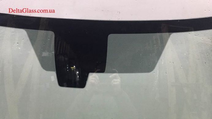 Nissan X-Trail / Rogue вітрове з місцем під камеру та VIN FUYAO