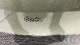 Audi A4 B8 2008-2015 вітрове з датчиком Pilkington