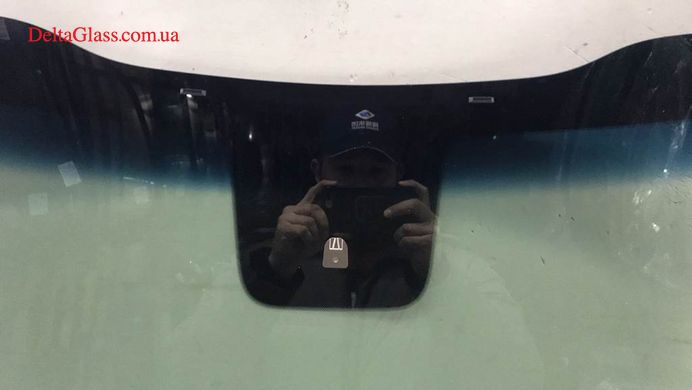 Kia Sportage (16-) Лобовое с местом под зеркало, AGS Logo+