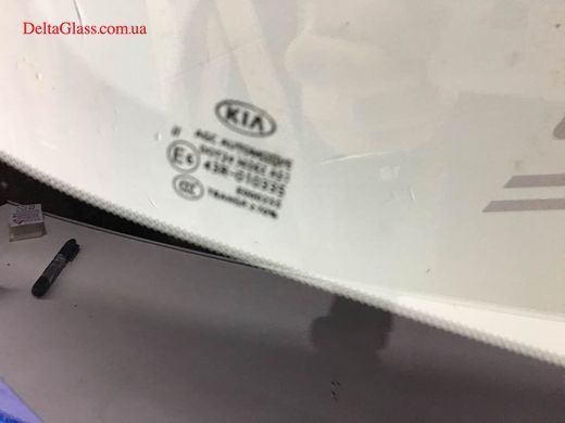 Kia Sportage (16-) седан/вітрове з кріпленням зеркала AGC