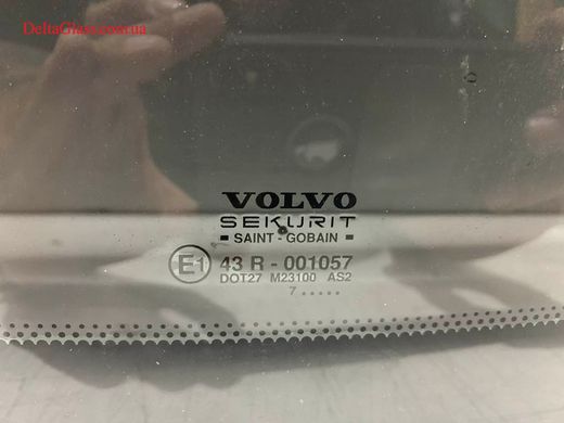 Volvo S40 (sedan) заднє скло з е/о Securit+