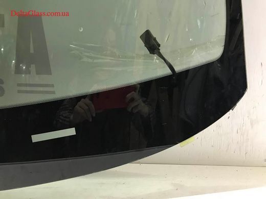 Hyundai Tucson (15-) вітрове з датчиком,е/о двірників,AGC б/у+
