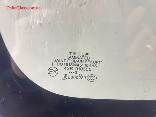 Tesla Model Y 2023- скло вітрове, акустичне з підігрівом двірників 4*