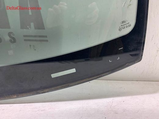 Ford Fiesta вітрове скло з місцем під дзеркало (02-08) Pilkington +