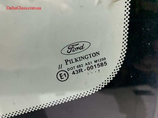 Ford Fiesta вітрове скло з місцем під дзеркало (02-08) Pilkington +