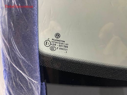 VW Touran 2015- вітрове скло з датчиком, акустичне,Pilkington+