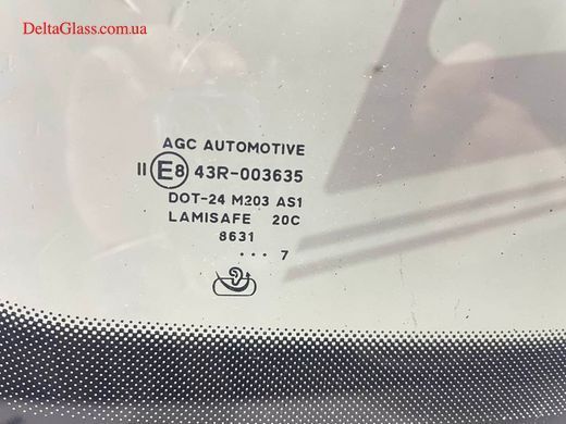 Audi A4 B9 (15-) вітрове скло з датчиком та камерою ,акустичне