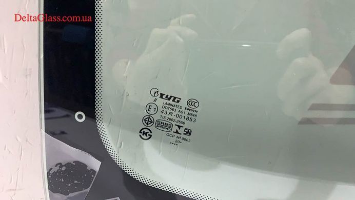 Fiat Doblo вітрове з місцем під дзеркало (00-10) XINYI