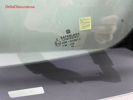 Mercedes W212 вітрове з місцем під датчик дощу/світла, місцем під каме