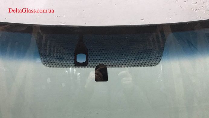 Toyota Camry Лобовое с местом под зеркало, местом под датчик дождя, VIN (01-06) Pilkington