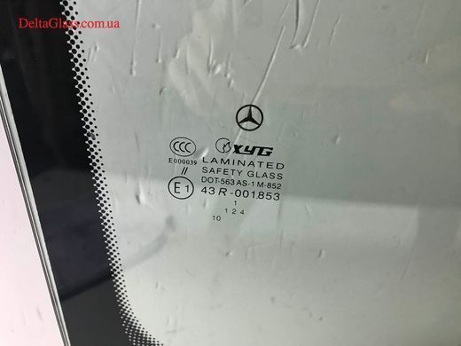 Mercedes Vito Viano вітрове з кріпленням дзеркала та радіоантеною (04-