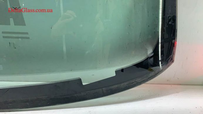 Cadillac Escalade/Chevrolet Suburban (2007-2014) лобове стекло GM+(Б/У)