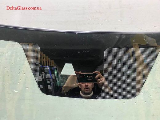 Honda Odyssey Лобовое стекло с местом под зеркало +камера Vitro