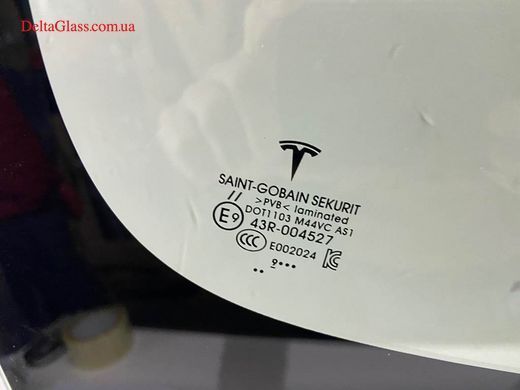 Tesla 3 Лобове скло акустичне, атермальне, 9 Sekurit+ Автопілот+обігрі