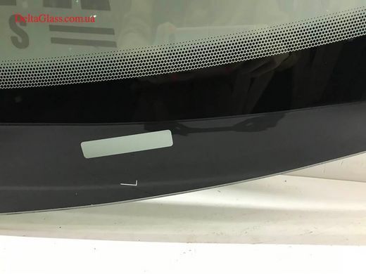 Tesla Model S вітрове з місцем під дзеркало, датчик дощу, електрообігр