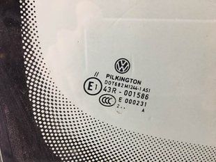VW Touran Лоб. Скло (7) Vin дат+KAMERA. рамка Pilkington+