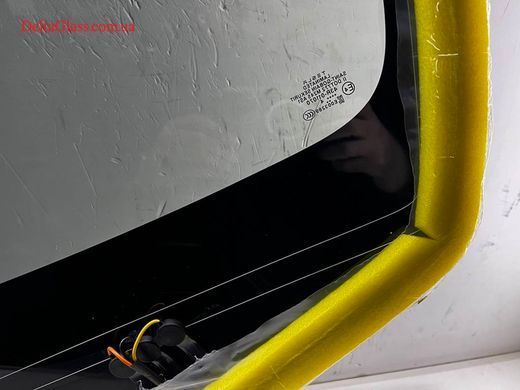 Tesla Model Y 2024- скло вітрове, акустичне з підігрівом двірників