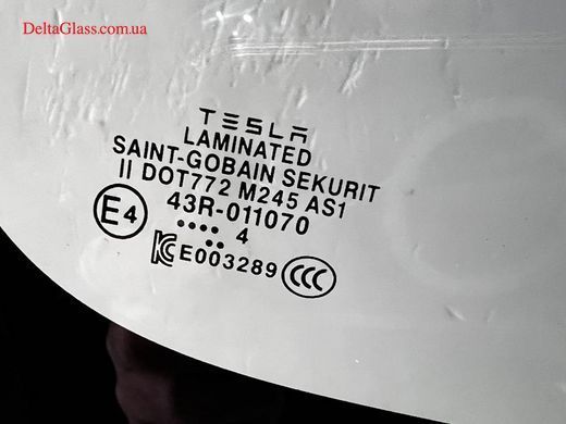 Tesla Model Y 2024- скло вітрове, акустичне з підігрівом двірників