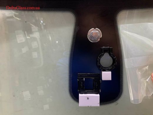 Jeep Compass вітрове скло з датчиком та е/о, VIN, XINYI