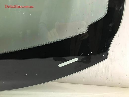 Nissan Quashqai вітрове з місцем під дзеркало, місцем під датчик дощу,