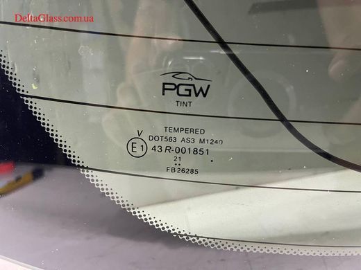BMW X5 F15 заднє скло з е/о та отвором (темне)