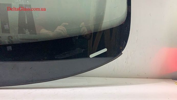 Volkswagen Touran (03-) вітрове з місцем під датчик дощу