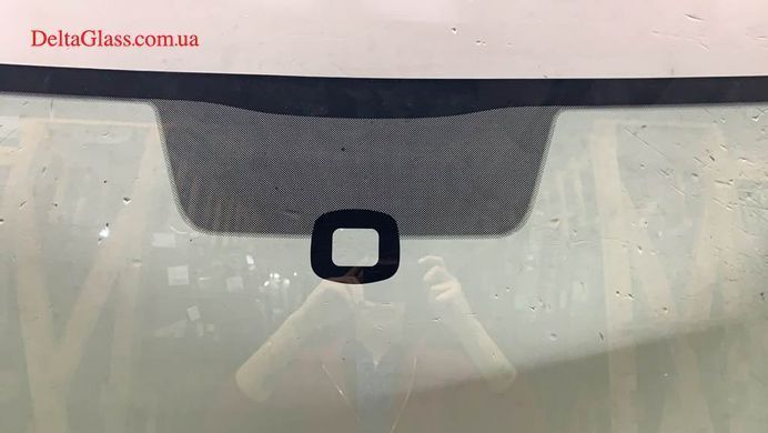 Volkswagen Touran (03-) вітрове з місцем під датчик дощу