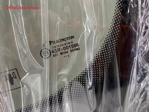 Volvo С70 (06-) (купе) вітрове скло з д.д. Pilkinton-