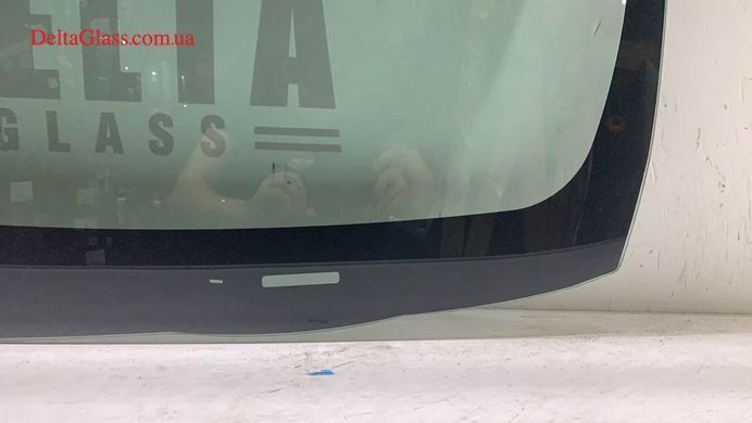 Hyundai Elantra вітрове з місцем під дзеркало, місцем під датчик дощу,